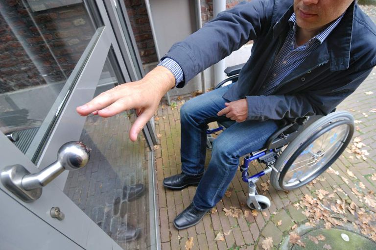 Rollstuhl_1_44935506